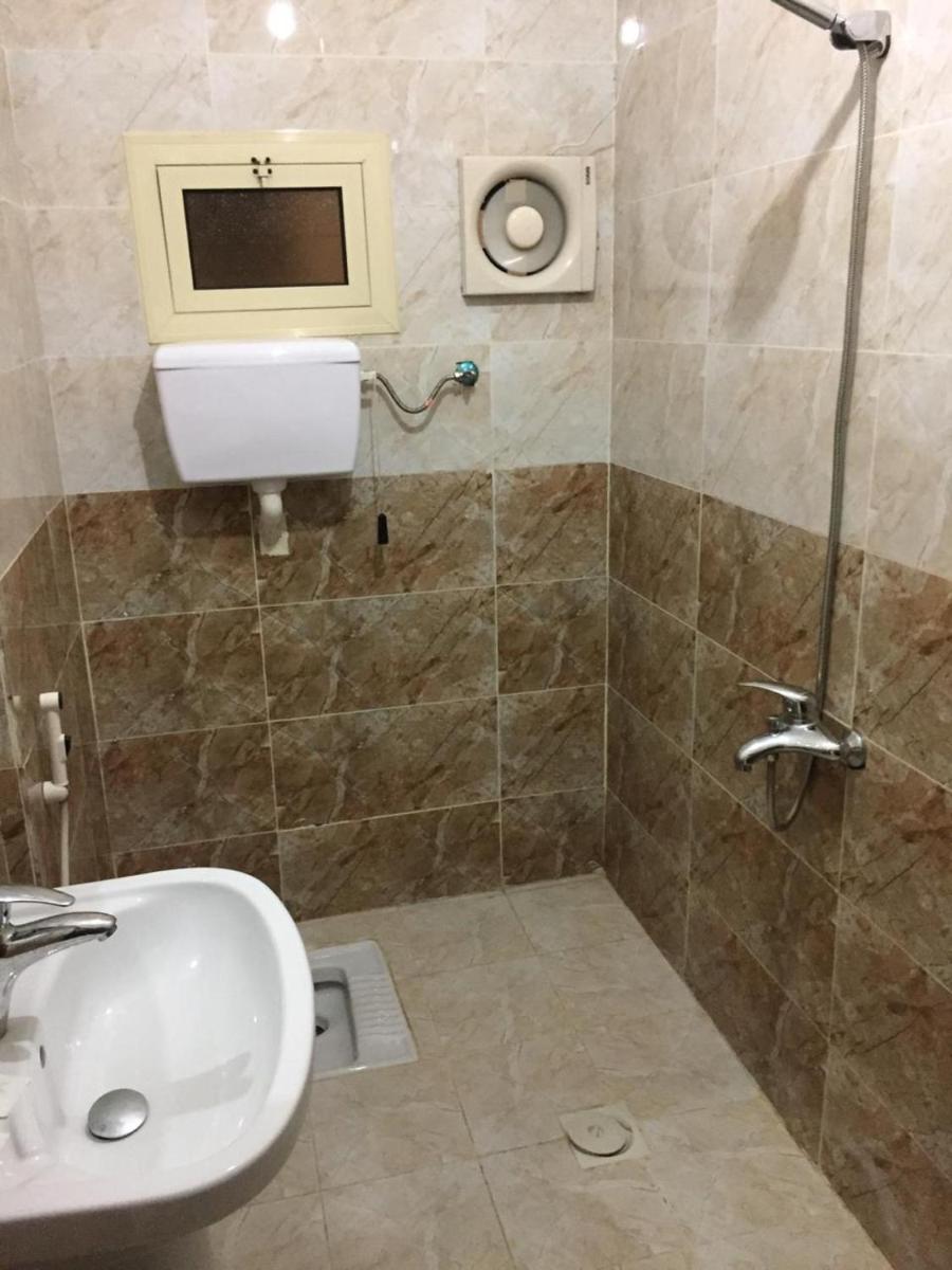 Popular attractions Area Nearby Property